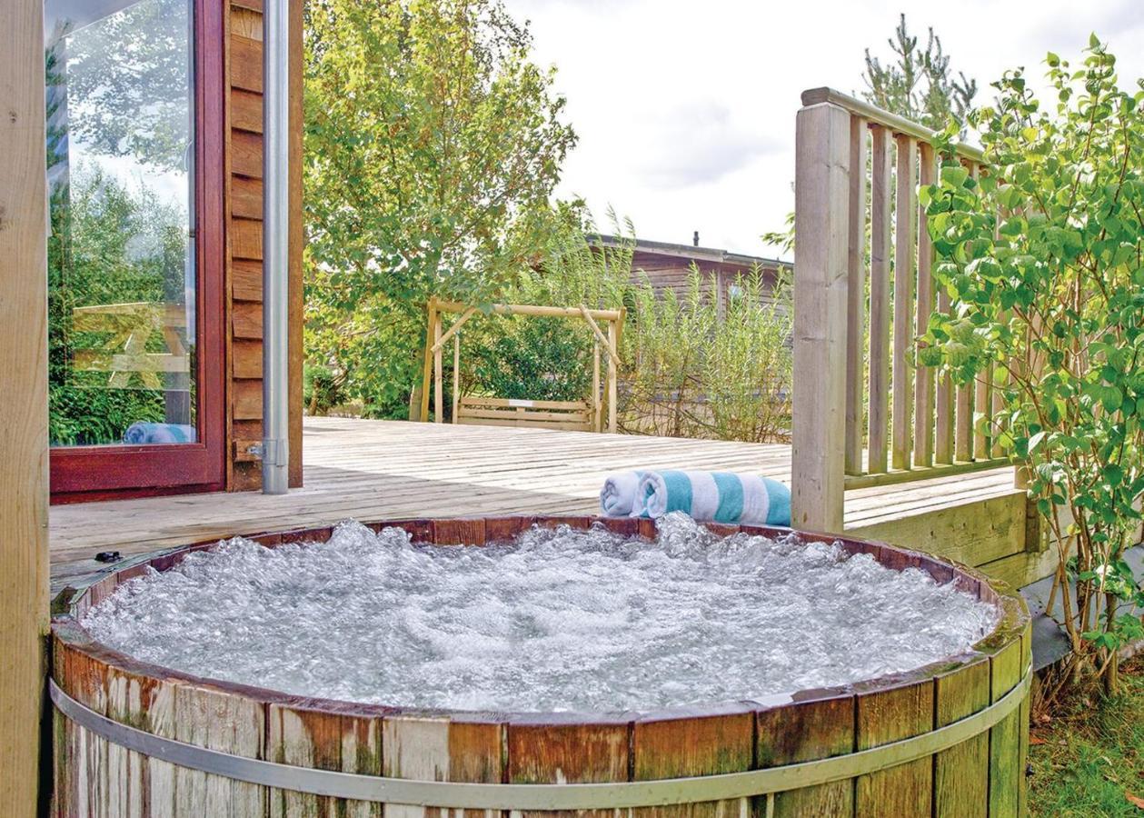 Portmile Lodges Cockwood Экстерьер фото